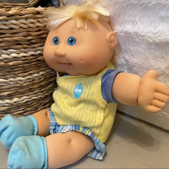 COPY - Cabbage Patch Kids Baby Doll 2007 - Picture 5 of 10